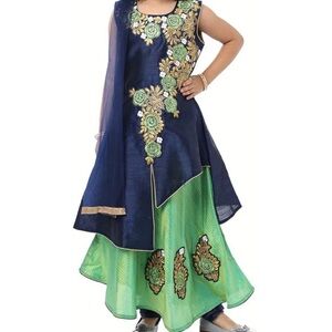 Ashwini Girls Embroidery Salwar Suit Dress Size 34 (9/10)